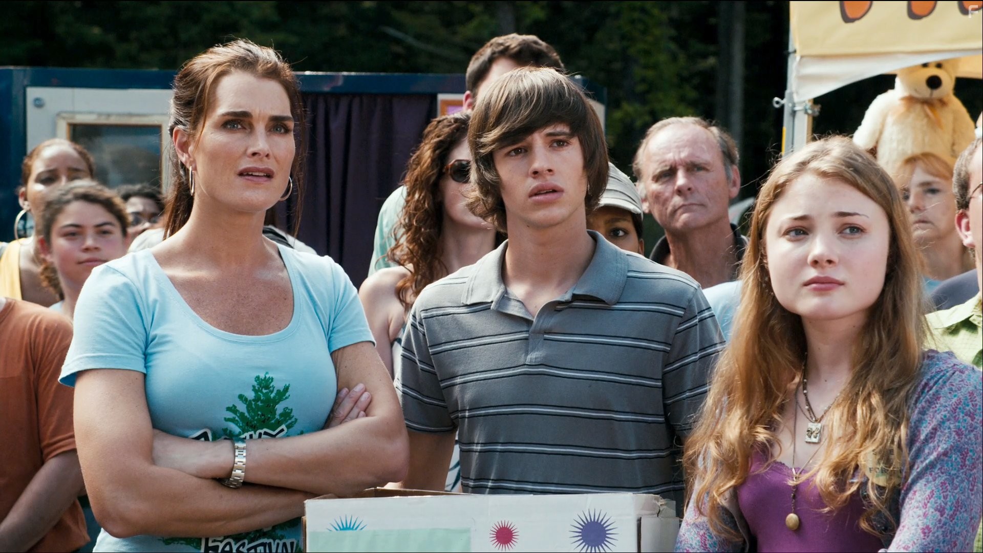 Brooke Shields, Skyler Samuels, and Matt Prokop in Месть пушистых (2010)