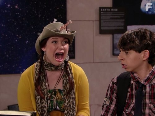 Jennifer Stone and David Henrie in Boлшебники из Bэйверли (2007)