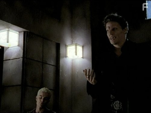 David Boreanaz and James Marsters in Баффи - истребительница вампиров (1997)