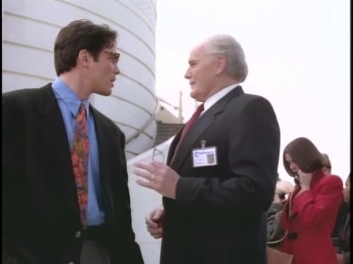 Dean Cain in Лоис и Кларк: Новые приключения Супермена (1993)
