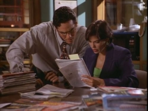 Teri Hatcher and Dean Cain in Лоис и Кларк: Новые приключения Супермена (1993)
