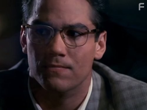 Dean Cain in Лоис и Кларк: Новые приключения Супермена (1993)