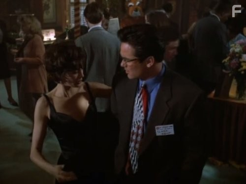 Teri Hatcher and Dean Cain in Лоис и Кларк: Новые приключения Супермена (1993)