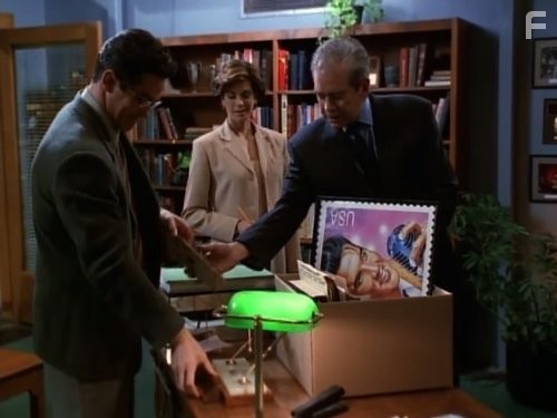 Teri Hatcher, Dean Cain, and Lane Smith in Лоис и Кларк: Новые приключения Супермена (1993)