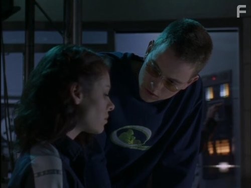 Matthew Ferguson in Ее звали Никита (1997)