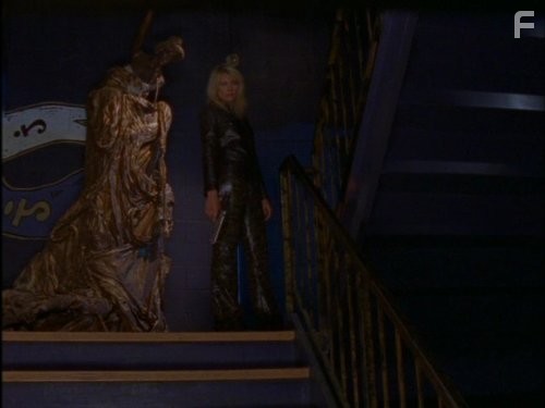 Peta Wilson in Ее звали Никита (1997)