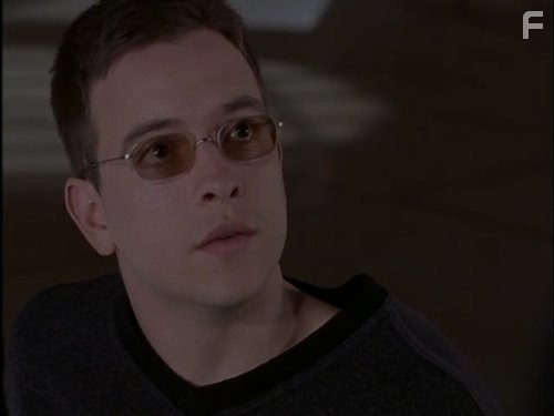 Matthew Ferguson in Ее звали Никита (1997)