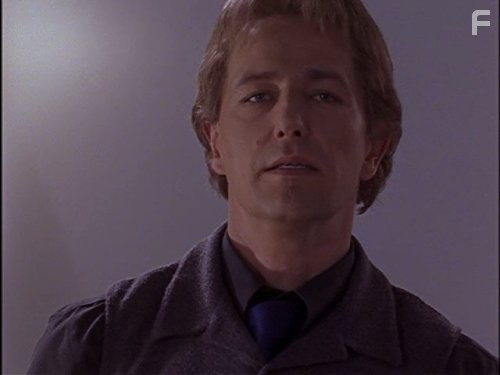 Bruce Payne in Ее звали Никита (1997)
