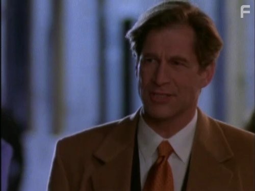 Simon MacCorkindale in Ее звали Никита (1997)