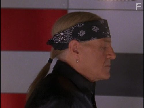 Don Francks in Ее звали Никита (1997)