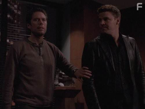 David Boreanaz and Alexis Denisof in Ангел (1999)
