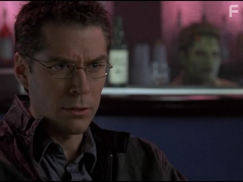 Alexis Denisof and Andy Hallett in Ангел (1999)