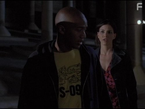 Charisma Carpenter and J. August Richards in Ангел (1999)