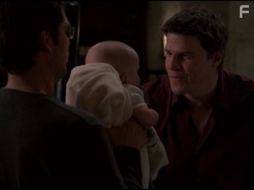 David Boreanaz and Alexis Denisof in Ангел (1999)