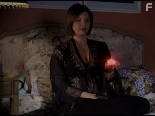 Charisma Carpenter in Ангел (1999)