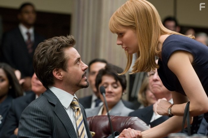 Robert Downey Jr. and Gwyneth Paltrow in Железный человек 2 (2010)