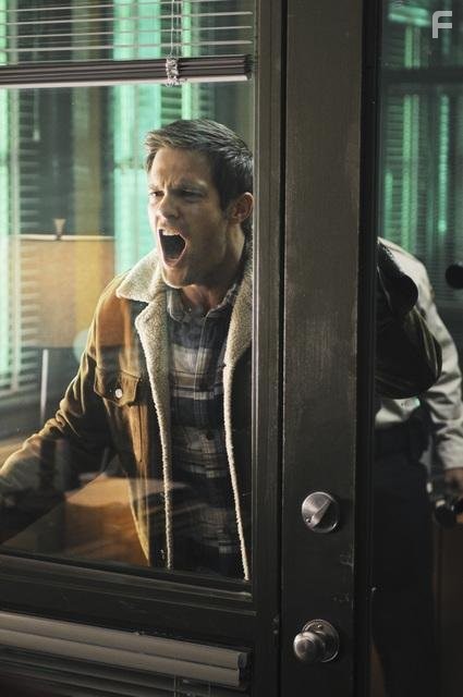 Geoff Stults in Счастливый город (2010)