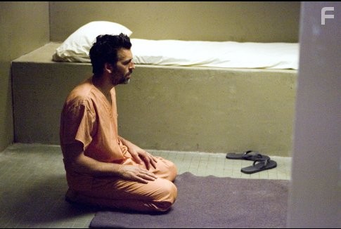 Oded Fehr in Узнай врага (2005)