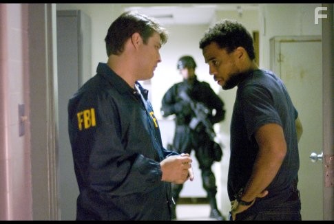 Michael Ealy in Узнай врага (2005)