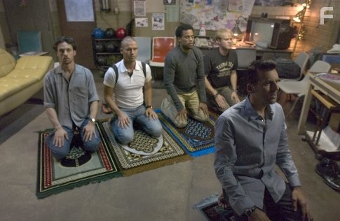 Oded Fehr, Alex Nesic, and Michael Ealy in Узнай врага (2005)