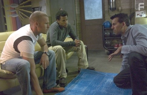 Oded Fehr, Alex Nesic, and Michael Ealy in Узнай врага (2005)