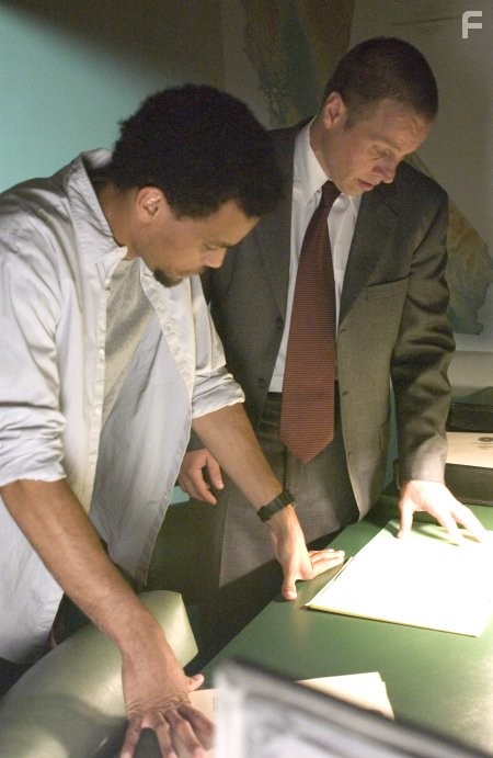 Michael Ealy in Узнай врага (2005)