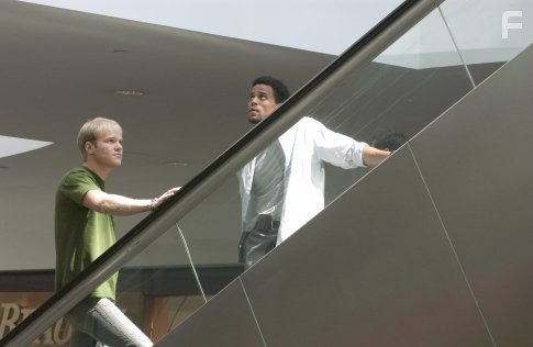 Blake Shields and Michael Ealy in Узнай врага (2005)