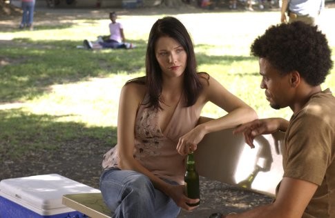 Melissa Sagemiller and Michael Ealy in Узнай врага (2005)