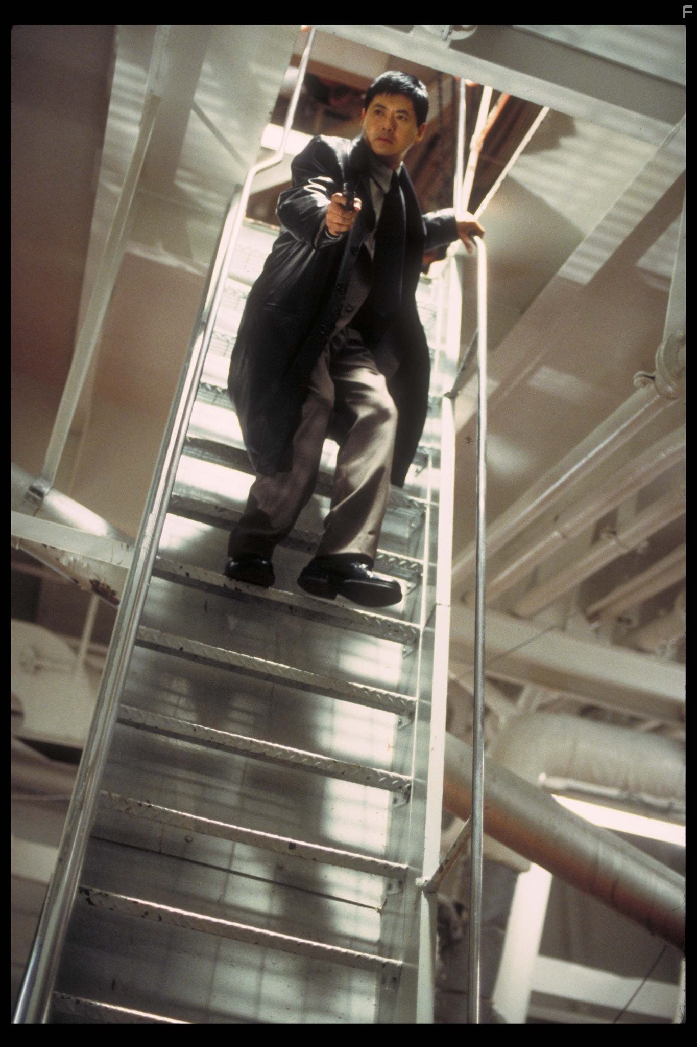 Yun-Fat Chow in Коррупционер (1999)