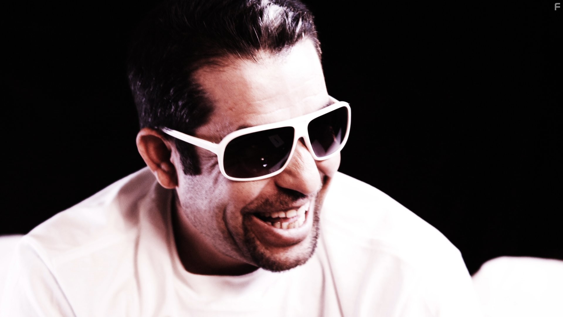 Pepe in Как заработать деньги, продавая наркотики (2012)