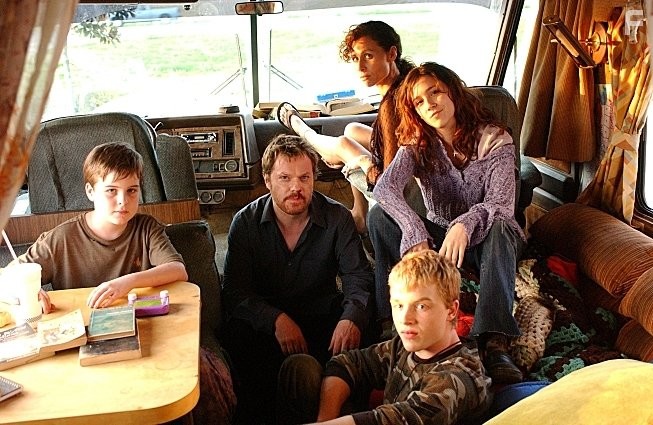 Minnie Driver, Eddie Izzard, Shannon Woodward, and Aidan Mitchell in Богатые (2007)