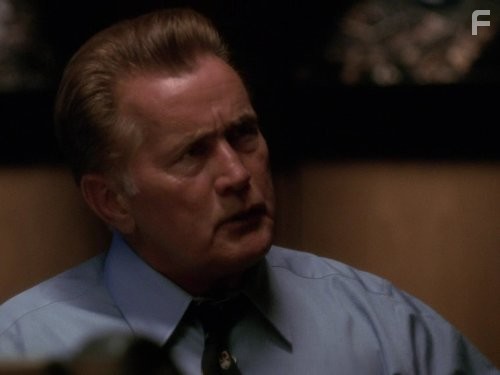 Martin Sheen in Западное крыло (1999)