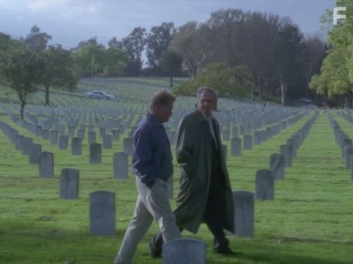 Martin Sheen and John Spencer in Западное крыло (1999)