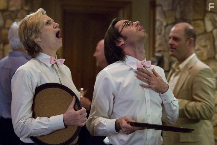 Jane Lynch and Martin Starr in Мастера вечеринок (2009)