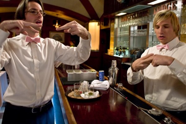 Martin Starr and Ryan Hansen in Мастера вечеринок (2009)