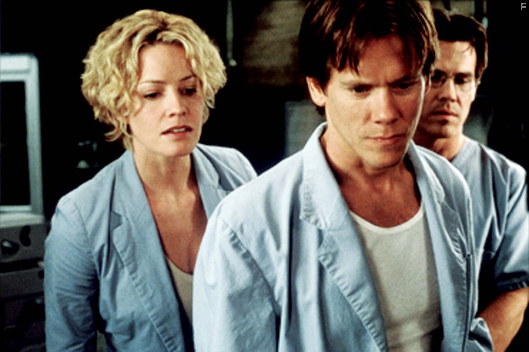Kevin Bacon, Elisabeth Shue, and Josh Brolin in Невидимка (2000)