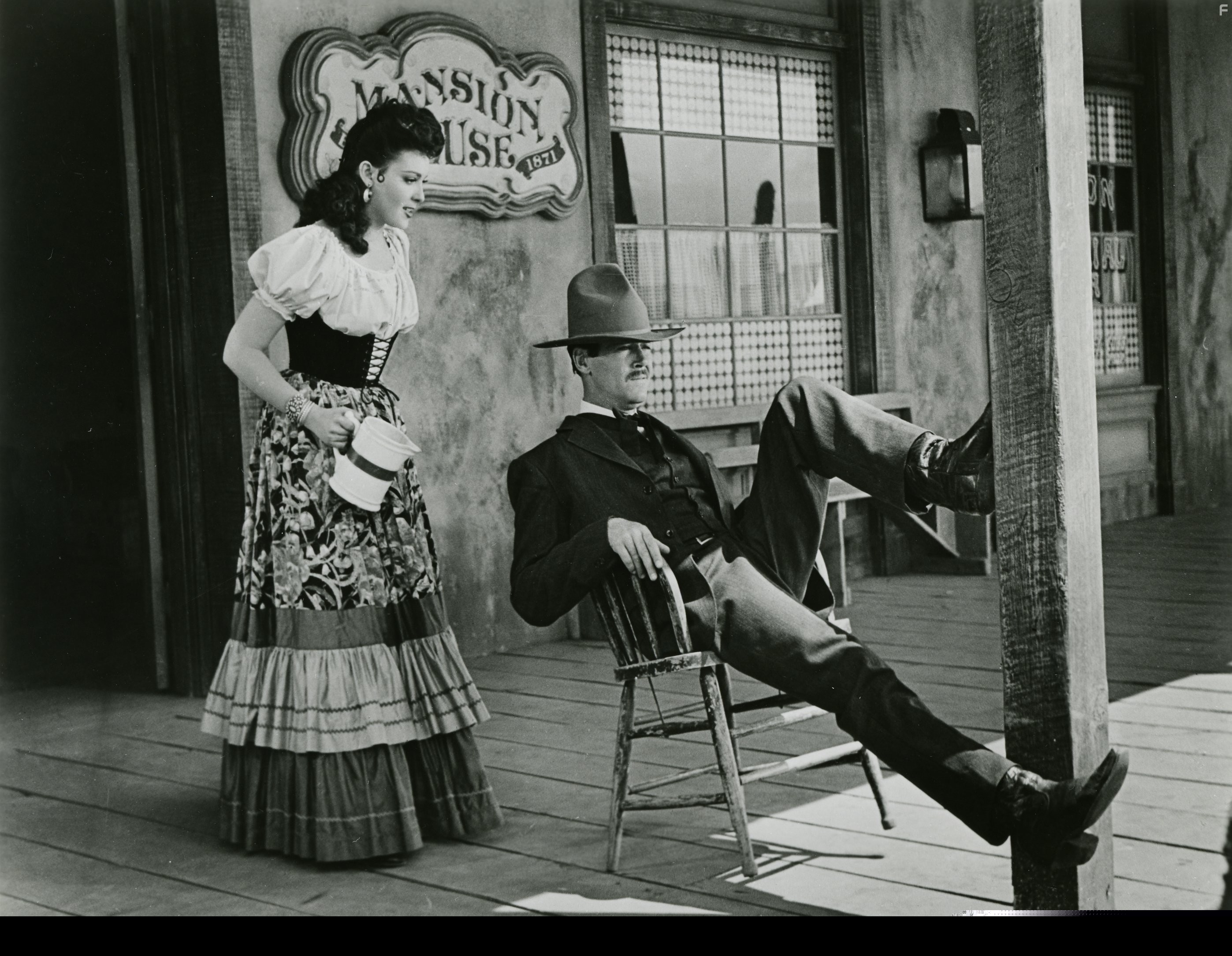 Henry Fonda and Linda Darnell in Моя дорогая Клементина (1946)