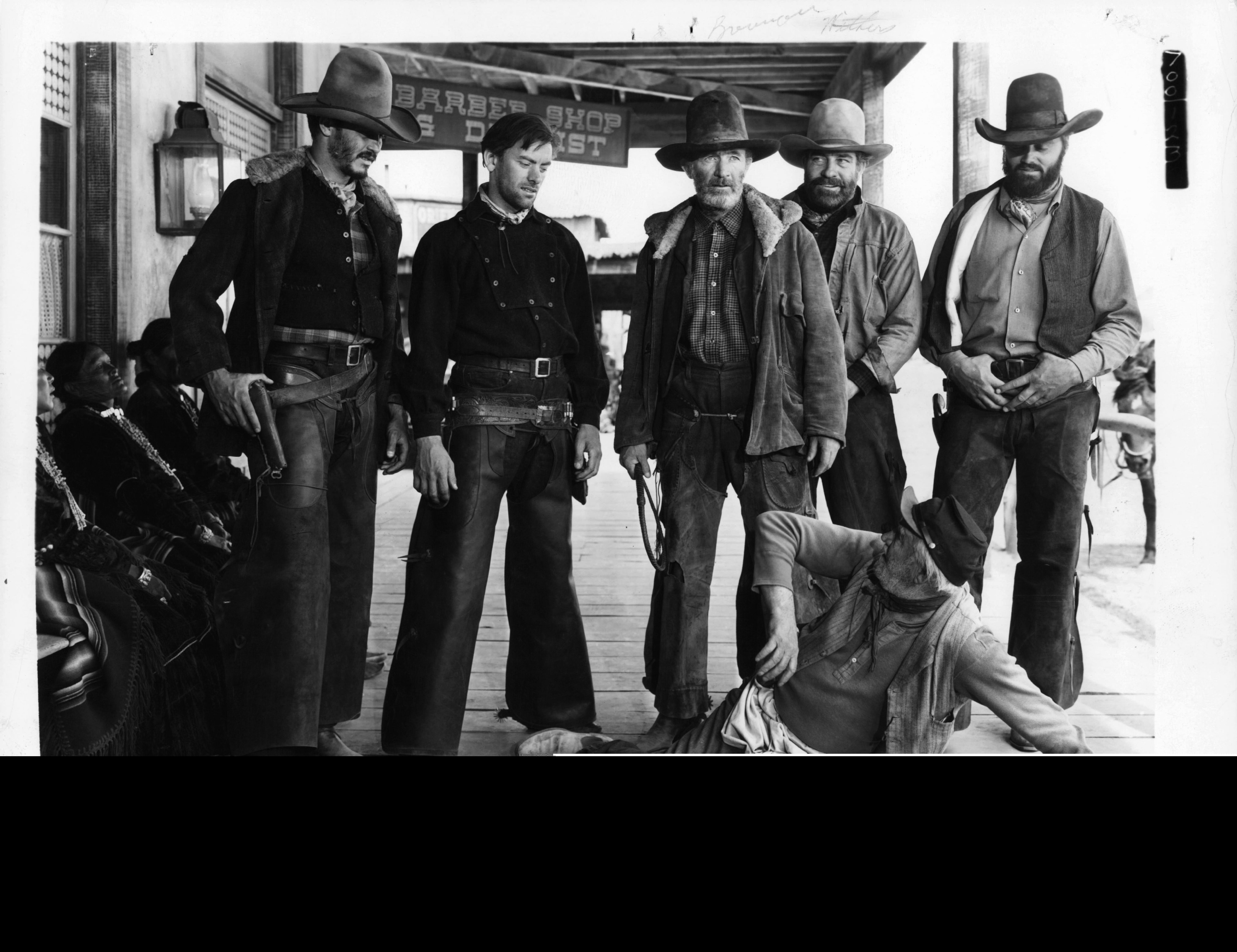 Walter Brennan, Francis Ford, John Ireland, Fred Libby, Mickey Simpson, and Grant Withers in Моя дорогая Клементина (1946)