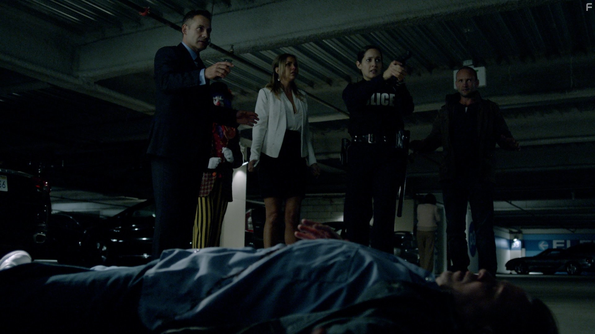 Jamie Kennedy, Andrew Howard, Arielle Kebbel, Adrian Pasdar, and Jaina Lee Ortiz in После (2014)