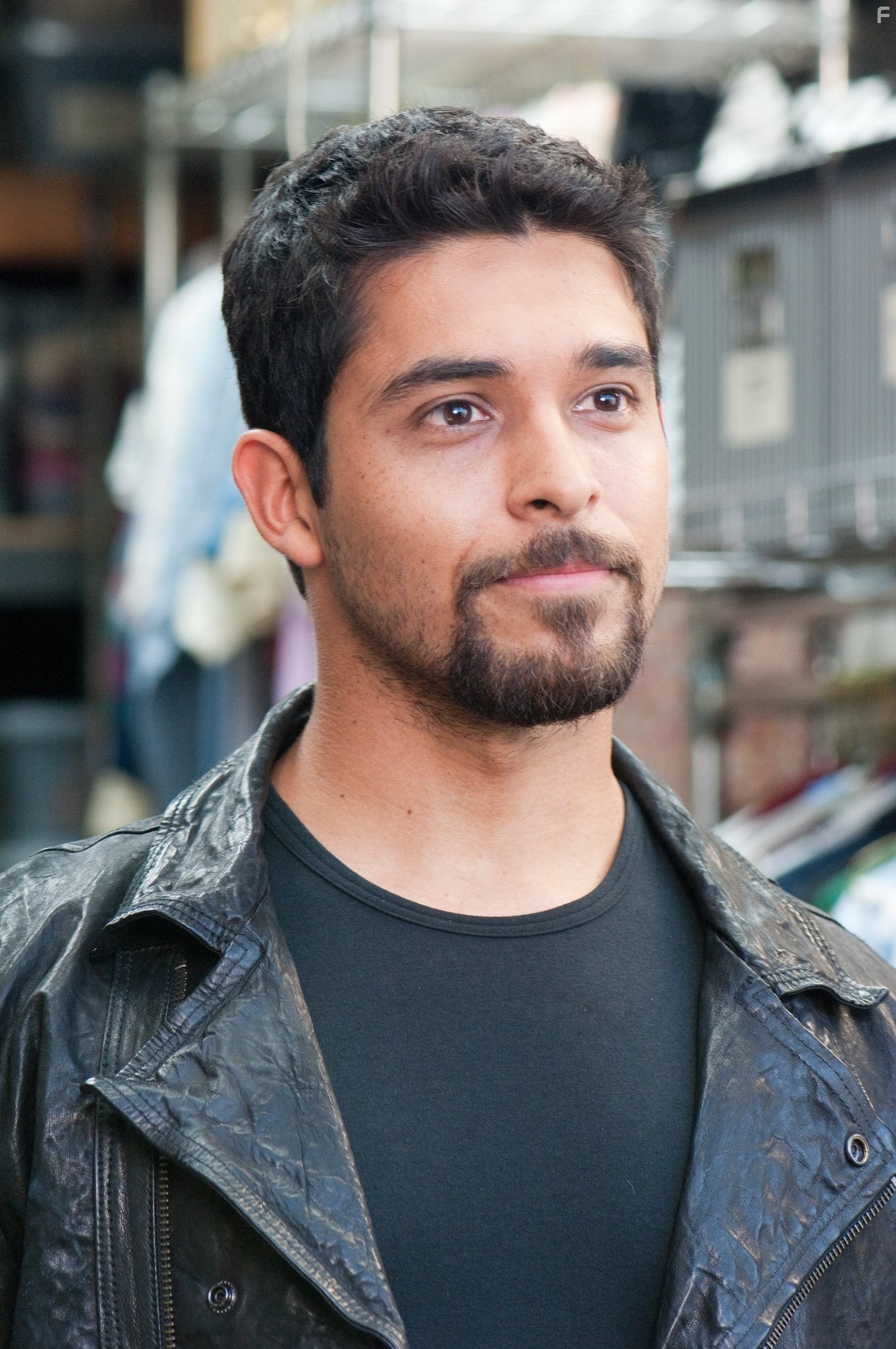 Wilmer Valderrama in Ларри Краун (2011)