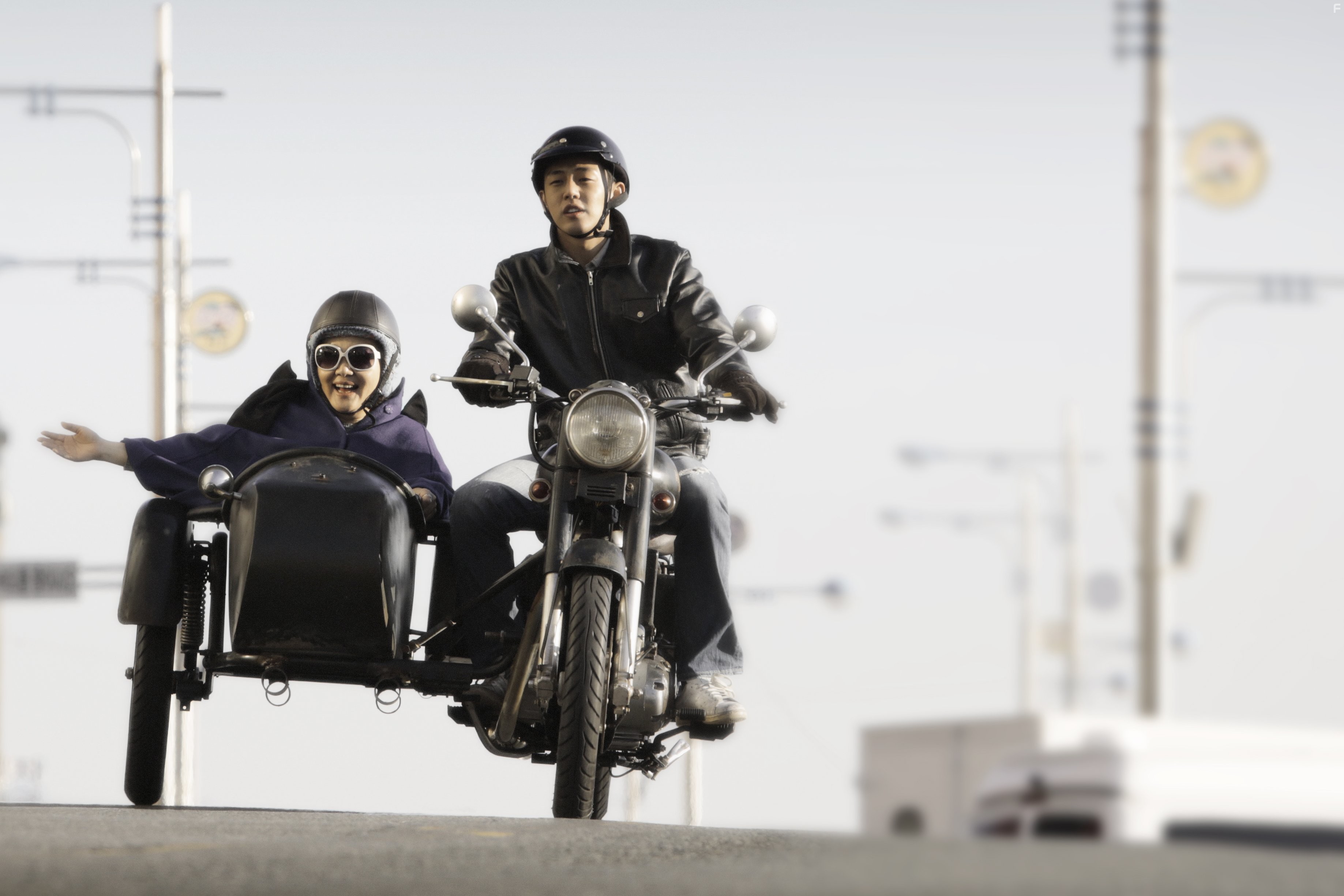 Hae-suk Kim and Ah In Yoo in Kang-chul-i (2013)