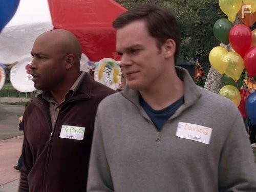 Michael C. Hall and Mathew St. Patrick in Клиент всегда мертв (2001)