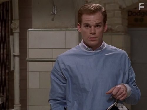 Michael C. Hall in Клиент всегда мертв (2001)