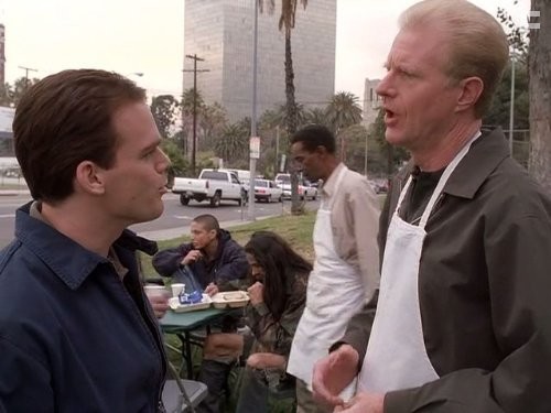 Ed Begley Jr. and Michael C. Hall in Клиент всегда мертв (2001)