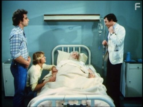 Denver Pyle, John Schneider, and Tom Wopat in Дюки из Хаззарда (1979)