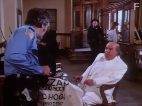 James Best and Sorrell Booke in Дюки из Хаззарда (1979)