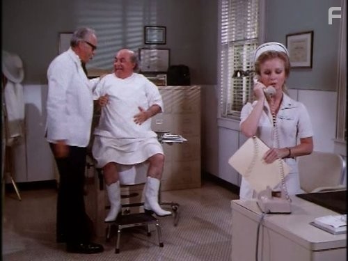 Sorrell Booke, Warren Munson, and Joanne Hickman in Дюки из Хаззарда (1979)