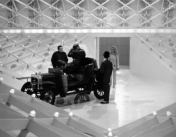 Jana Brejchov? and Jan Lib?cek in Я убил Эйнштейна, господа (1970)