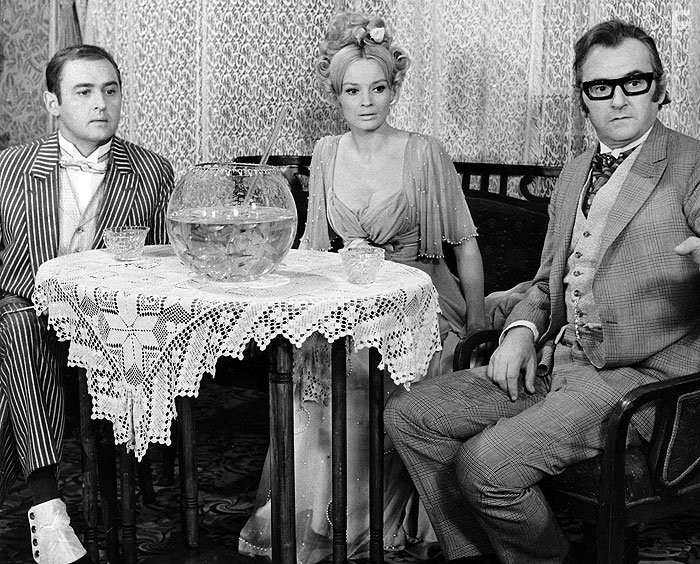 Jana Brejchov?, Lubom?r Lipsk?, and Jir? Sov?k in Я убил Эйнштейна, господа (1970)