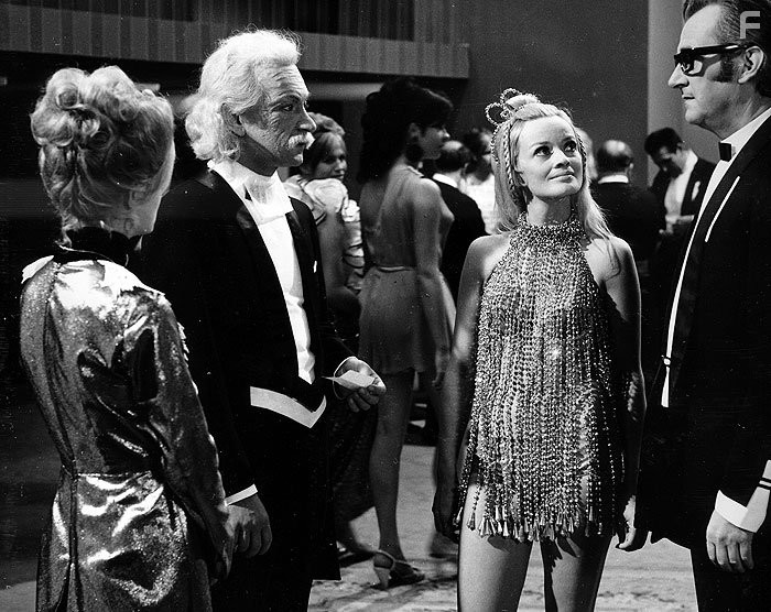 Jana Brejchov?, Petr Cepek, and Jir? Sov?k in Я убил Эйнштейна, господа (1970)